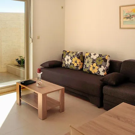 1 Bedroom Beautiful In *
