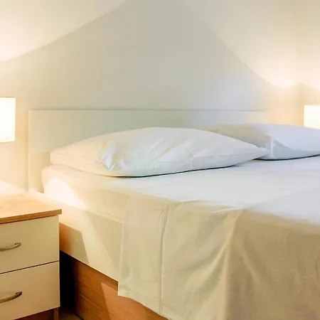 1 Bedroom Beautiful In Klek